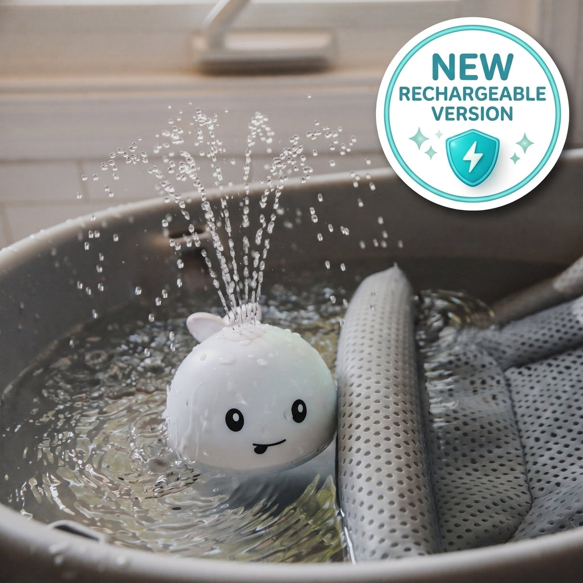 Baby Bisou Whale Bath Toy, White